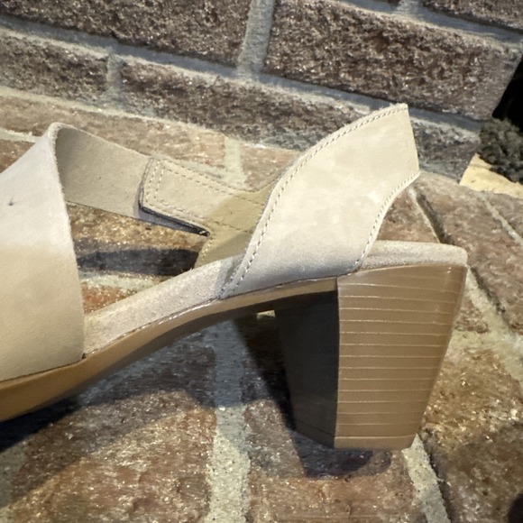 Munro Lucia Womens Size 9.5M Beige Leather Block Heel Sandal - Picture 12 of 16